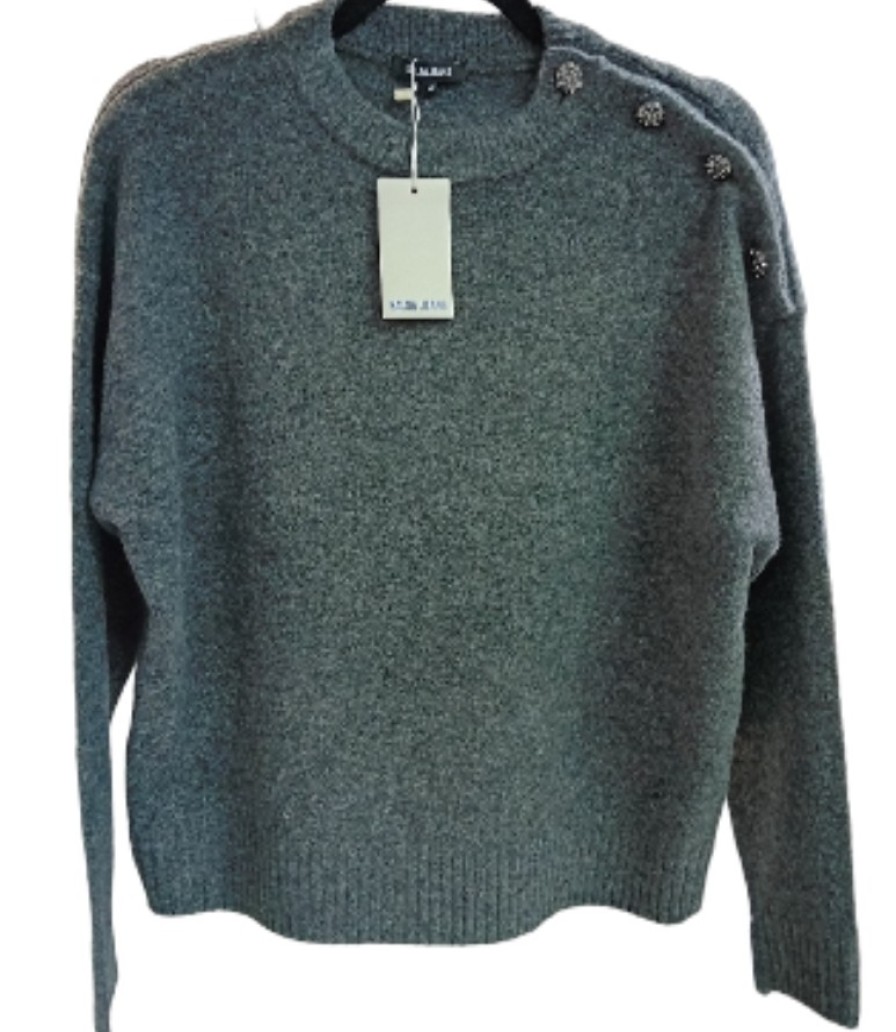 E&M Stores Jumper With Jewelry Online